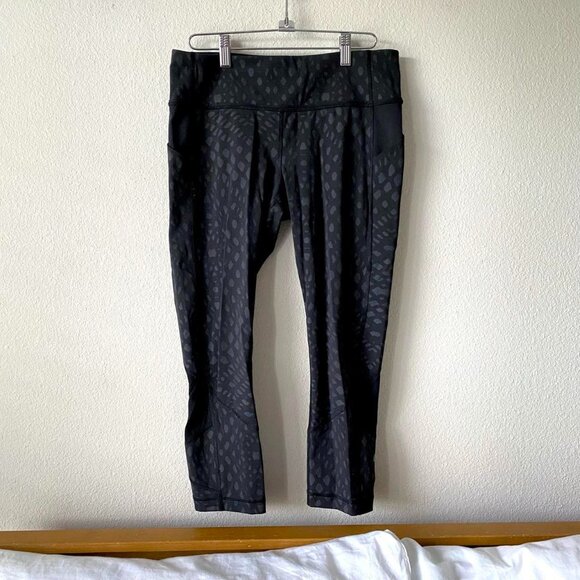 lululemon athletica Pants - Lululemon Black Capri Leggings Women's 8 Pants